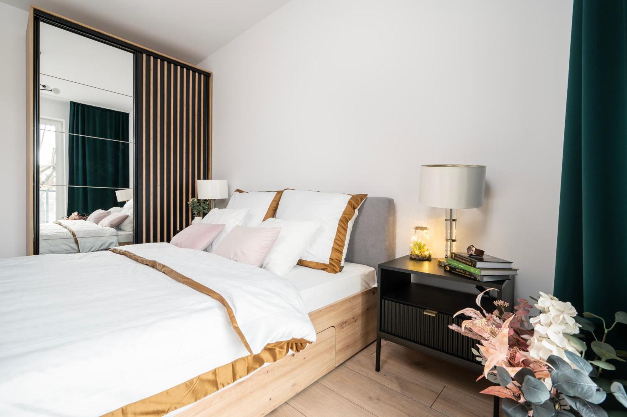 Manufaktura Residence - Apartamenty Prestiz Z Garazem Podziemnym I Dwoma Lazienkami Lodž Exteriér fotografie