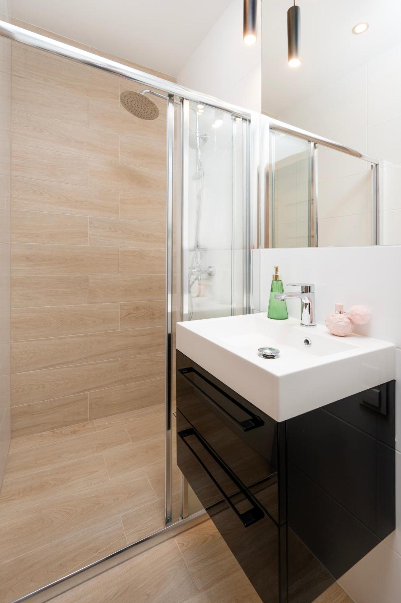 Manufaktura Residence - Apartamenty Prestiz Z Garazem Podziemnym I Dwoma Lazienkami Lodž Exteriér fotografie