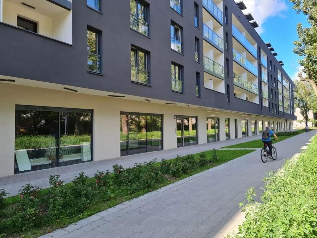 Manufaktura Residence - Apartamenty Prestiz Z Garazem Podziemnym I Dwoma Lazienkami Lodž Exteriér fotografie